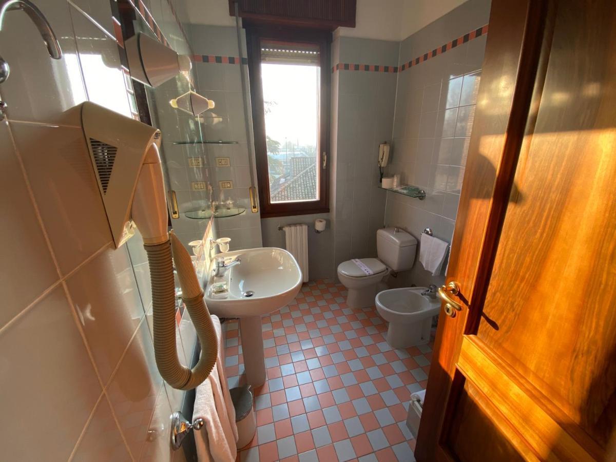 Albergo Cerchi Tortona Eksteriør bilde